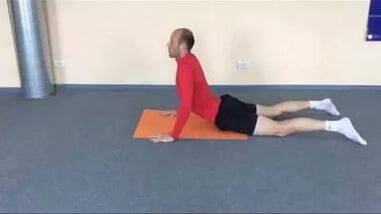 Terapia cu exerciții fizice va ajuta la întărirea mușchilor slăbiți ai spatelui cu osteocondroză